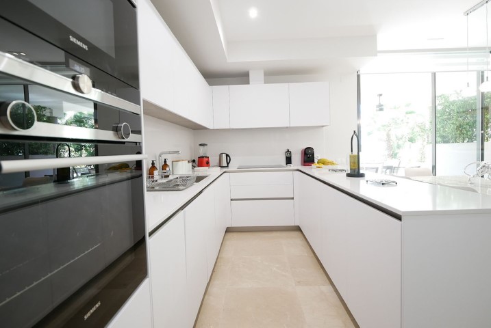 la-montesa-apartment-kitchen